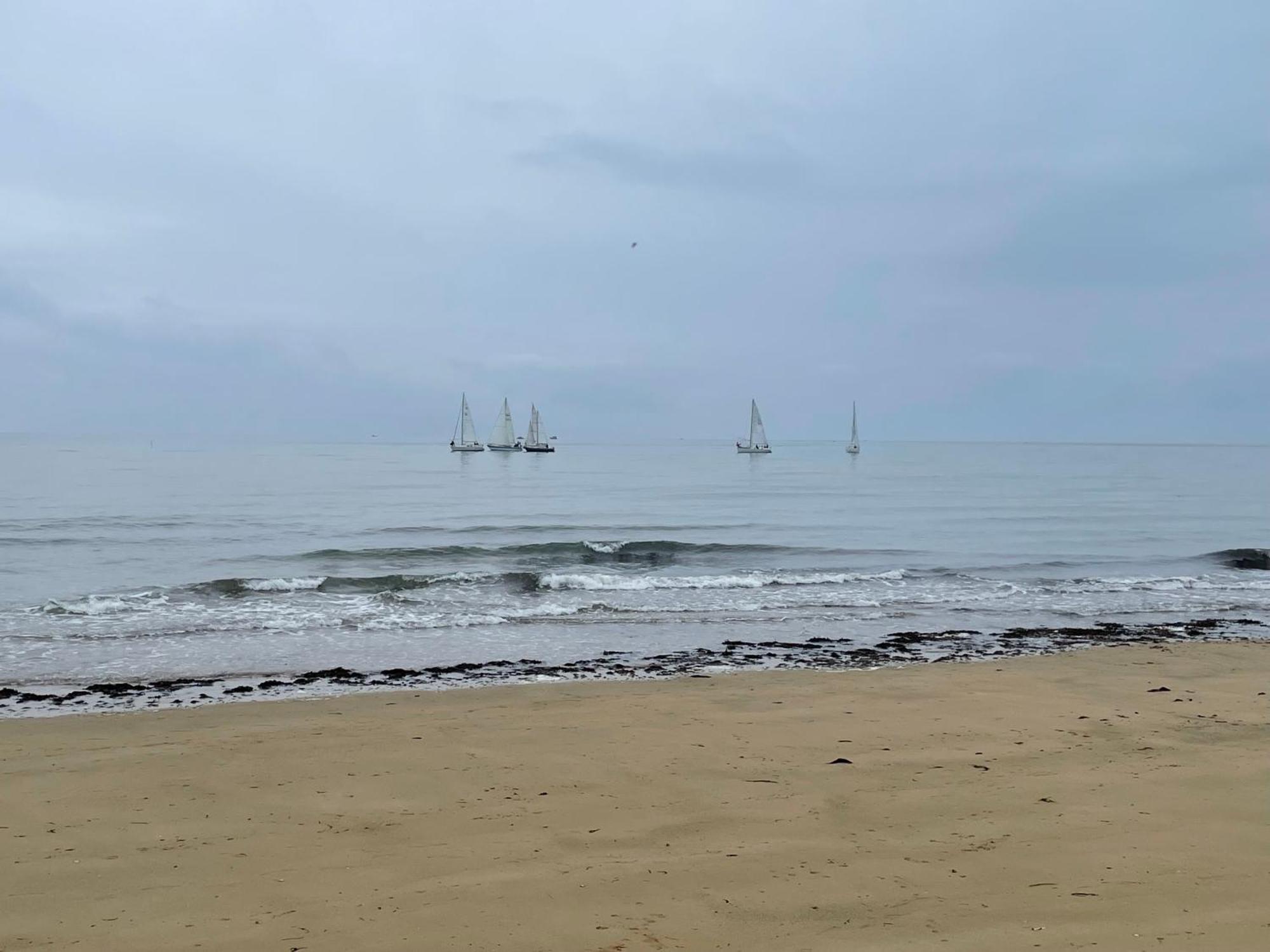 Gîte au centre des plages du débarquement Grandcamp-Maisy Esterno foto